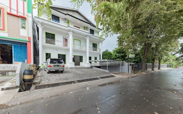 Urbanview Hotel 99 Syariah Banjarbaru by RedDoorz