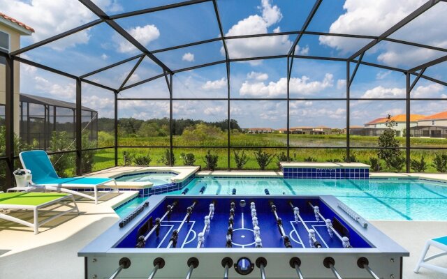 St012v: 10 Bed, Dinosaurs, Minions