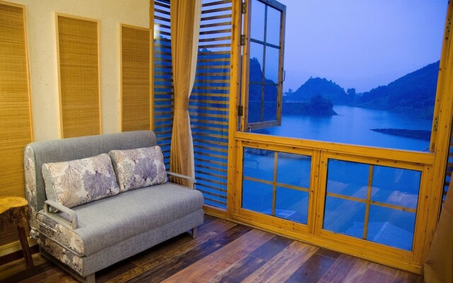 Floral Hotel Qiandaohu Deyishe Inn