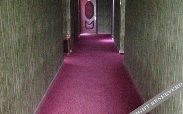 Yijia Business Inn
