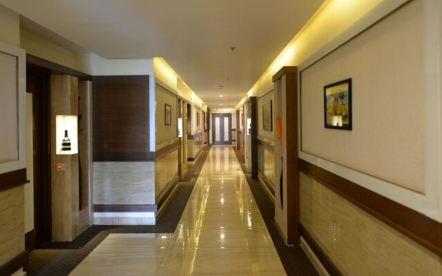 OYO 897 Hotel Surabhi Elite