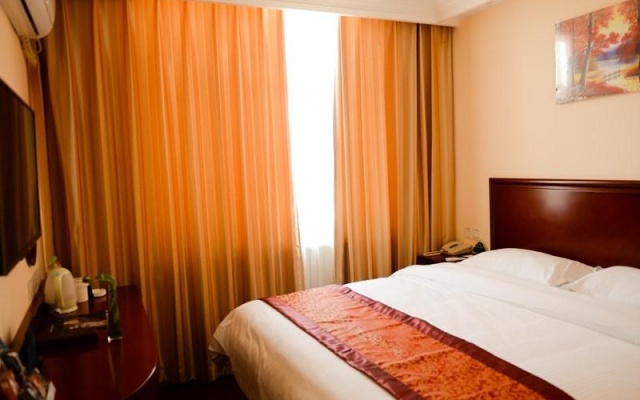 GreenTree Inn Bajiao (E) Street Express Hotel – Guest Rooms – Beijing