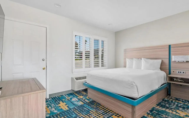 Pacific Shores Inn