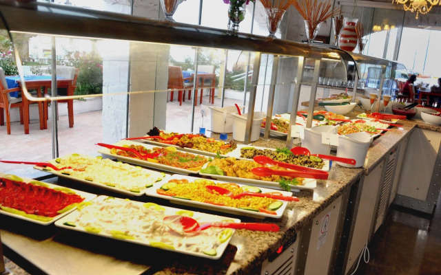 Costa Luvi Hotel