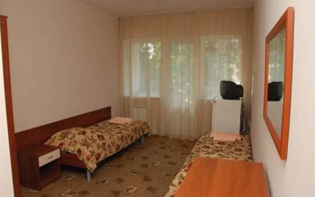 Yunost Hotel