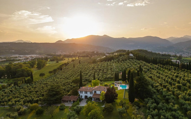 Luxury Estate on the Hills of Lake Garda