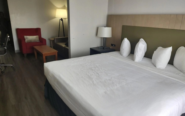 Country Inn & Suites by Radisson, Hinesville, GA