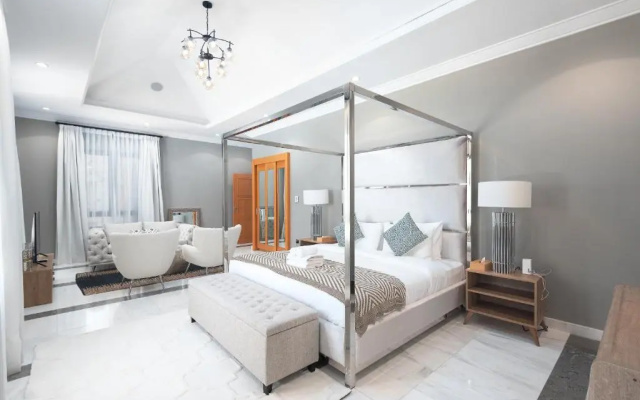 Maison Privee - Prvt Pool & Beach! in Luxury Palm Jumeirah Villa