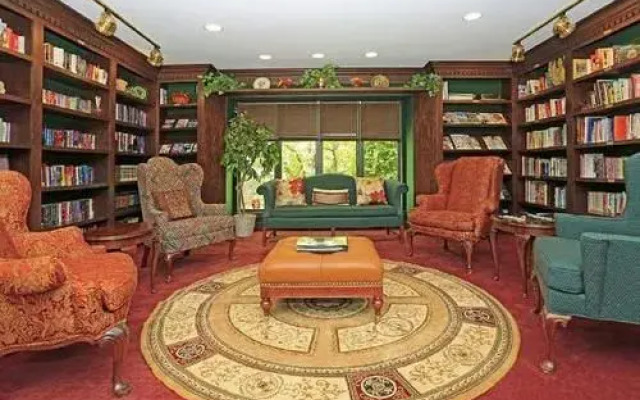 River Oaks Apartments