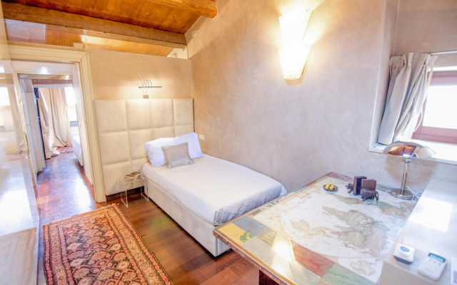 Opera Luxury Apartment