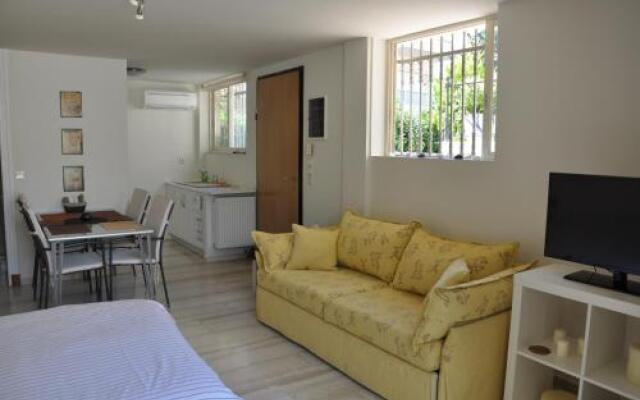 Cosy Studio with Garden / Individual apartment