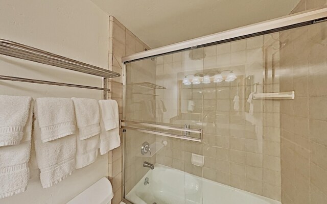 Sb206 2 Bedroom Condo