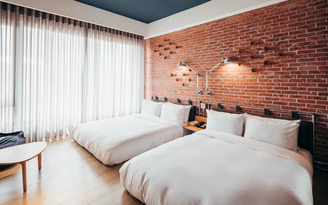 U.I.J Hotel & Hostel