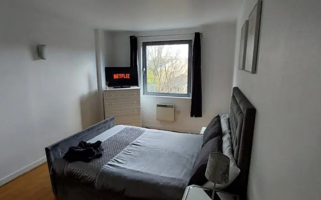 1br-4guests-pool-gym-parking-neargreenwich