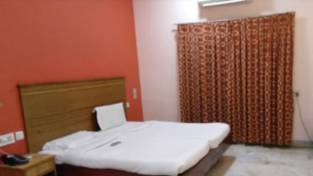 Hotel Saradharam