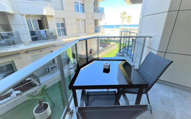 New Luxury Beachfront Apartament