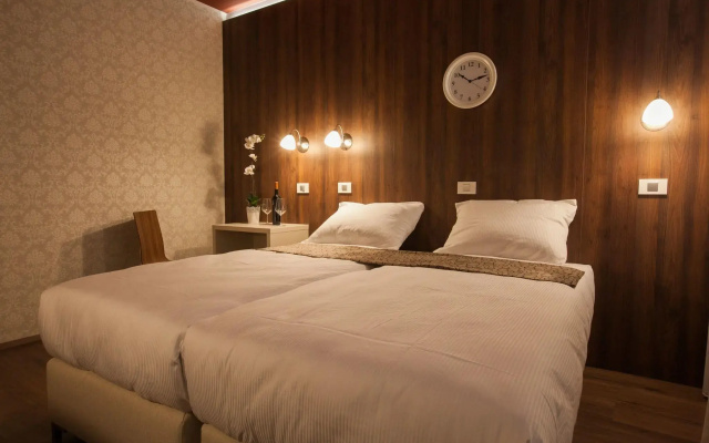 Hotel Center