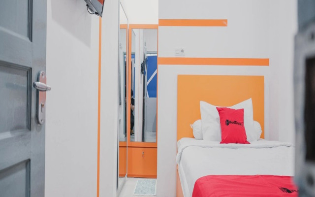 RedDoorz @ Jalan Sukabangun 2 Palembang