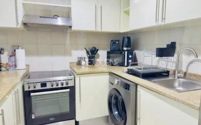 DA86 Well Design Studio in Dubai Arch tower