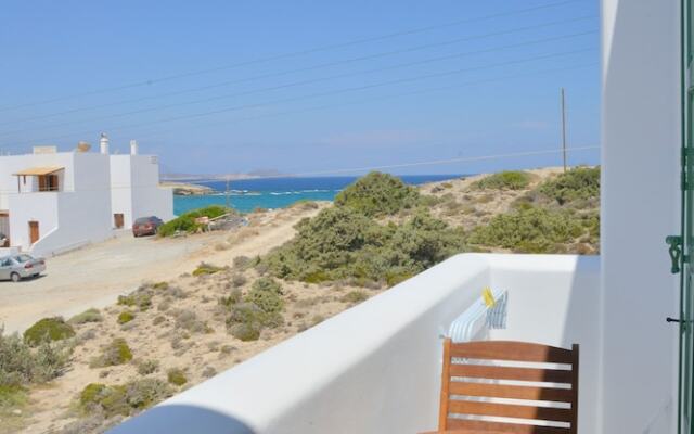 Moraitis Studios Dioni Lux Inn