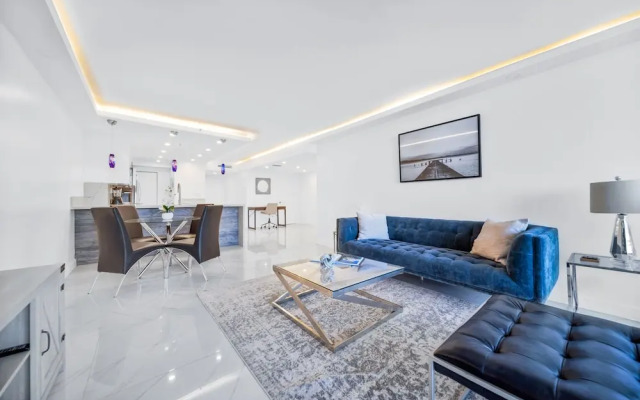 Serene and Modern Apartment Centrally Located