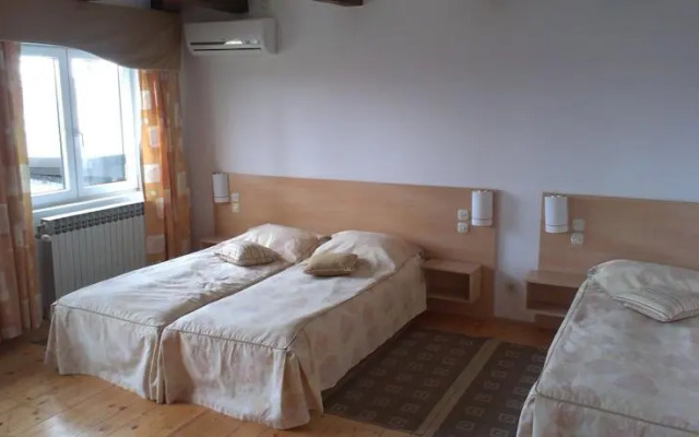 Motel Stari Hrastovi