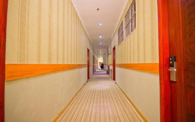 Nest Business Hotel