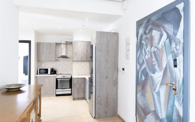 The View in Glyfada With 2 Bedrooms and 2 Bathrooms