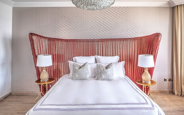 The Palm Jumeirah Villas - Frond E by LUX Holiday Home