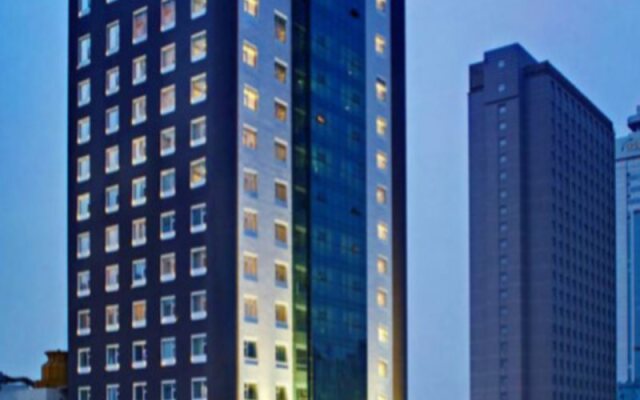 Taiyuan Tongluowan Square Heyi Hotel