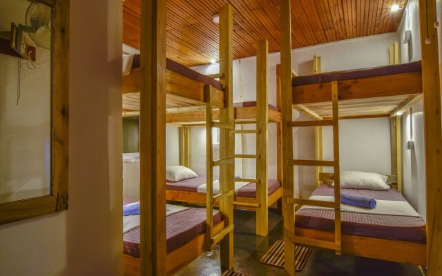 Jay's Bunks-Kandy Hostel - Adults Only