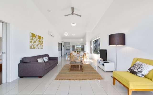 Beaches on Lammermoor Apartments