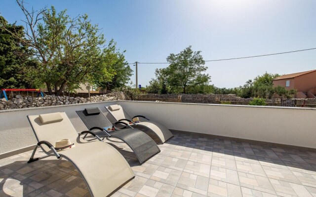 Stunning Home in Lun With Wifi and 3 Bedrooms