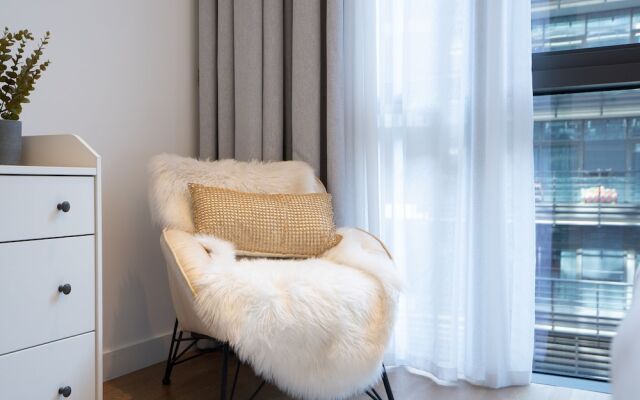 Aya - Impeccable 1BR Apartment with Balcony in City Walk