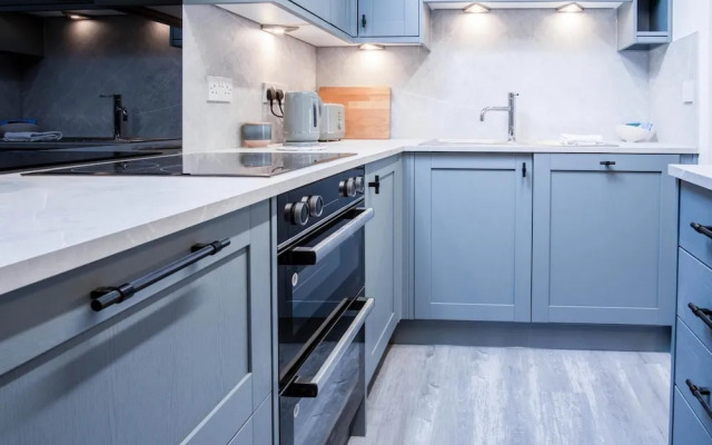 Sandy Steps - 1 Bedroom Apartment - Tenby