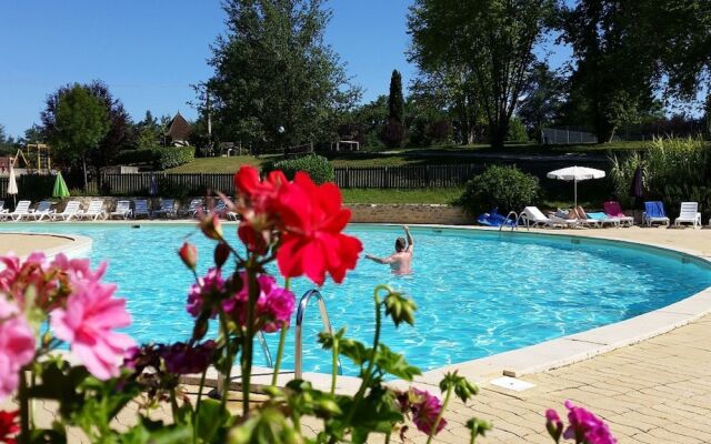 Charming House With a Covered Terrace Near Gourdon