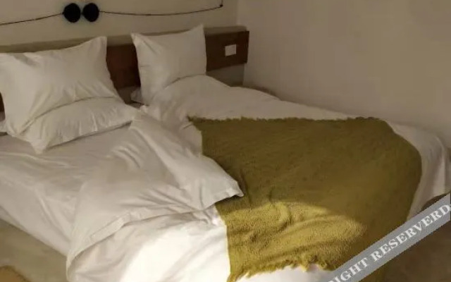 Zhi Lan Qiu Lakeside Homestay