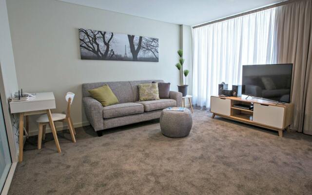 Adelaide Dress Circle Apartments - North Terrace