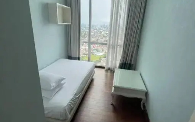City Penthouse with Jakarta Skyline