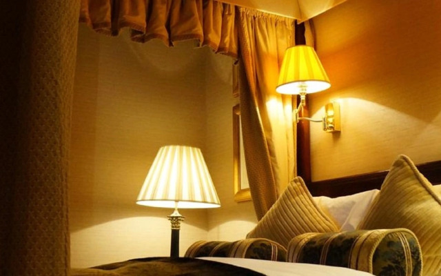 Colonnade Hotel London