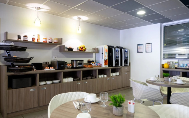 Nemea Appart Hotel Quai Victor Tours Centre