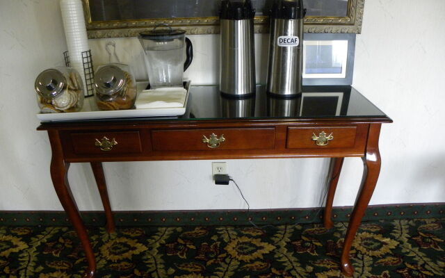 New Victorian Inn and Suites