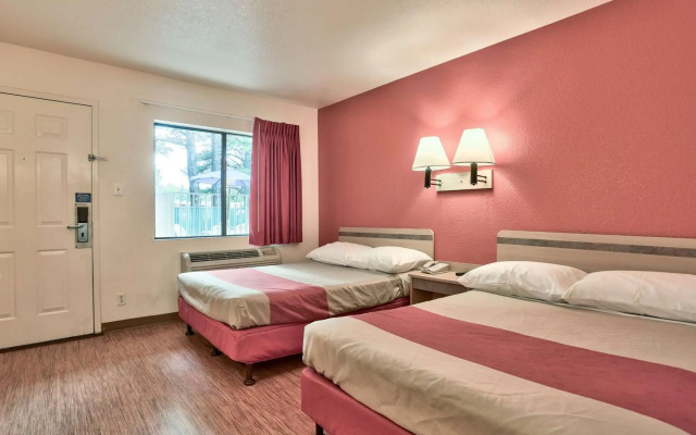 Motel 6 Flagstaff, AZ - West - Woodland Village