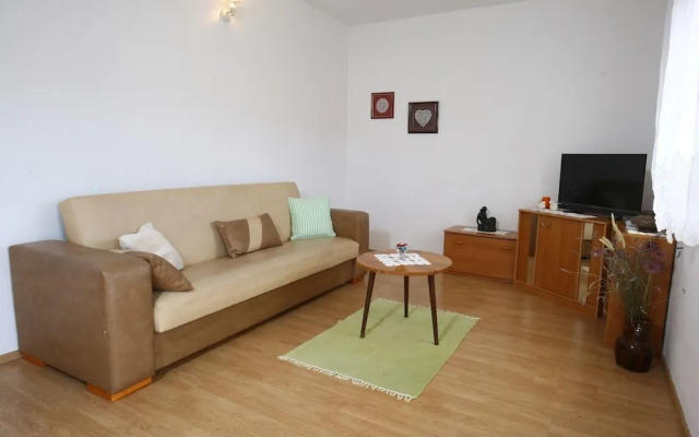 Neda - Perfect Location & Free Parking - A2