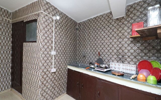 OYO 13673 Home Luxury 1RK Happy Valley