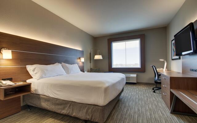 Holiday Inn Express Hotel & Suites Vernon College Area, an IHG Hotel