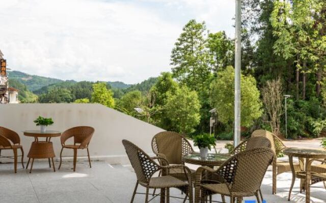 Libo Ancient Moon Residence (Xiaoqikong East Gate Store)