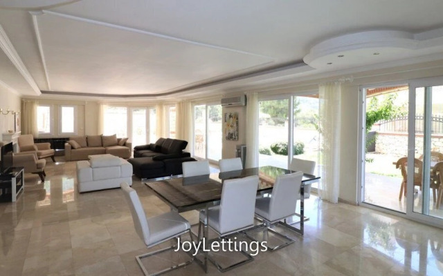 Villa NKL1 by JoyLettings