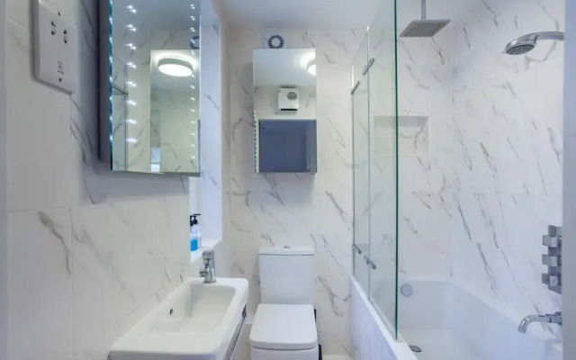 Quality Apartment Shaftersbury Avenue