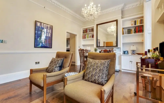 Bright Camberwell Georgian Apartment